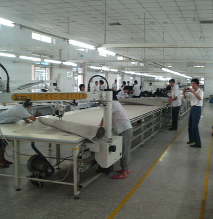 上海雨萧服饰有限公司 