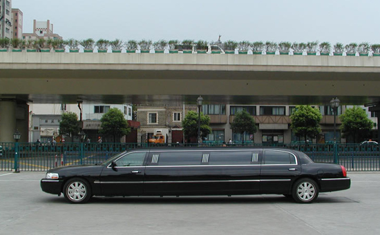移动的宫殿 林肯120加长礼宾车接受预定_上海