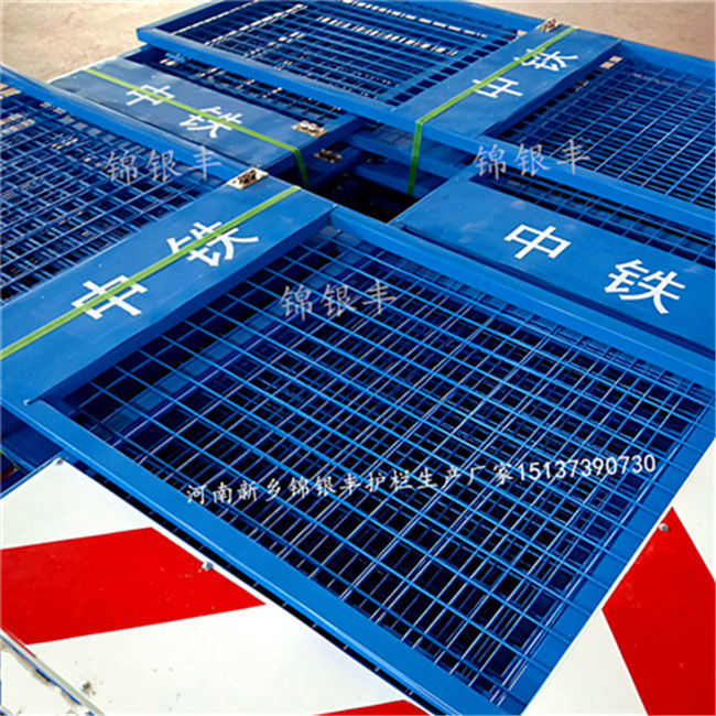 电梯防护门工地人货电梯门供应商现货_副本.jpg