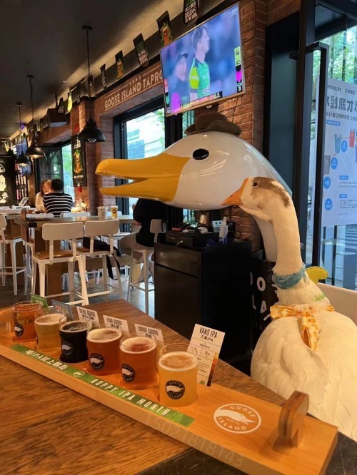 1 铁锅炖大鹅 餐厅雕塑 (3) 字.jpg