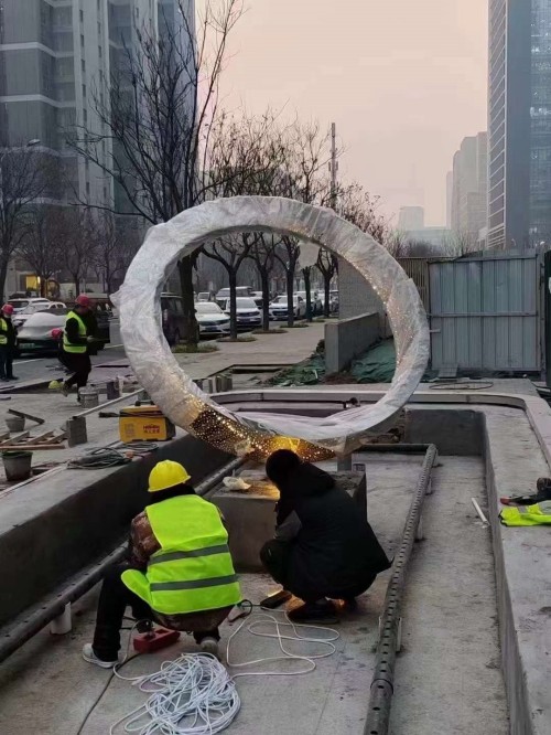 1 新建筑入口雕塑 莫比乌斯环 水景雕塑制作 (4).jpg