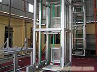 垂直提升输送机