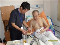 上海的养老院-老人用餐