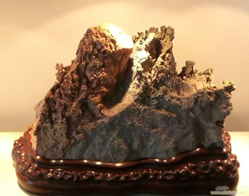 新疆风岭石�
