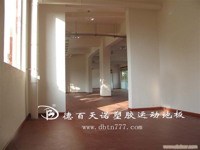 网球塑胶地板的特点及性能
