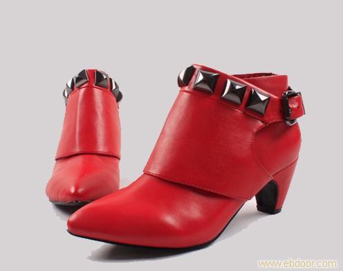 YAYA2双包邮秋季新款韩国欧美漆皮铆钉金属女靴骑士短靴及裸靴子