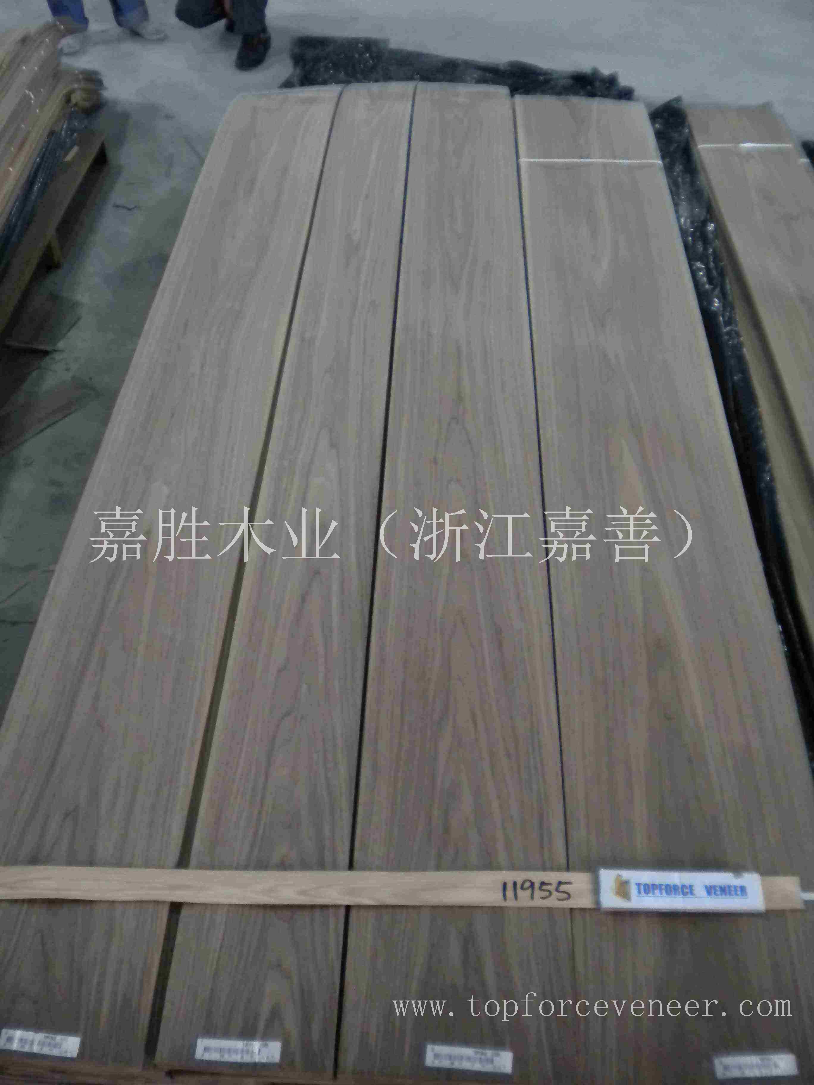 台州黑胡桃小顺花木皮 ZheJiang TaiZhou American Walnut Tiny Cathydral Veneer Architecture Grade