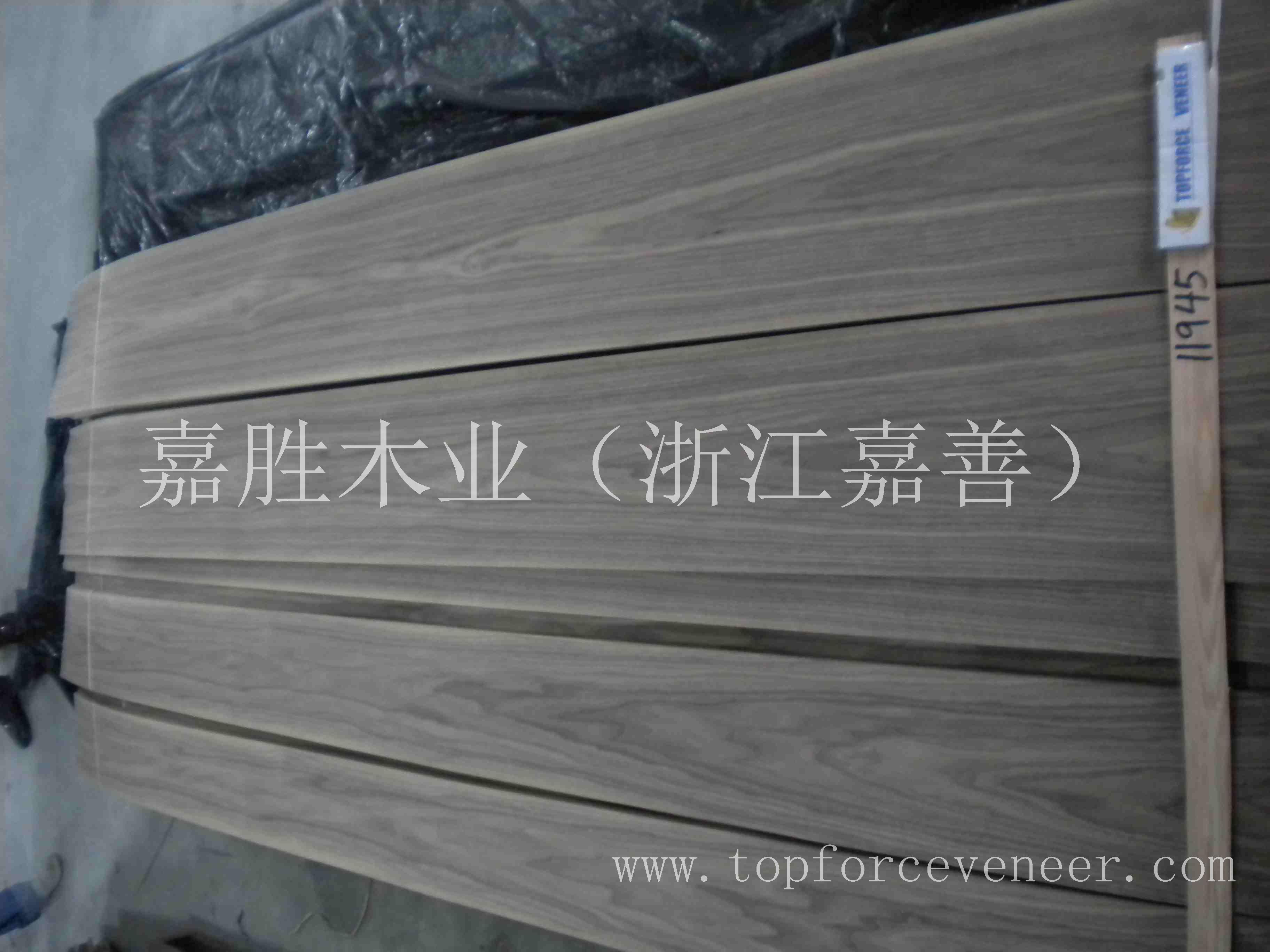 台州黑胡桃小顺花木皮 ZheJiang TaiZhou American Walnut Tiny Cathydral Veneer Architecture Grade