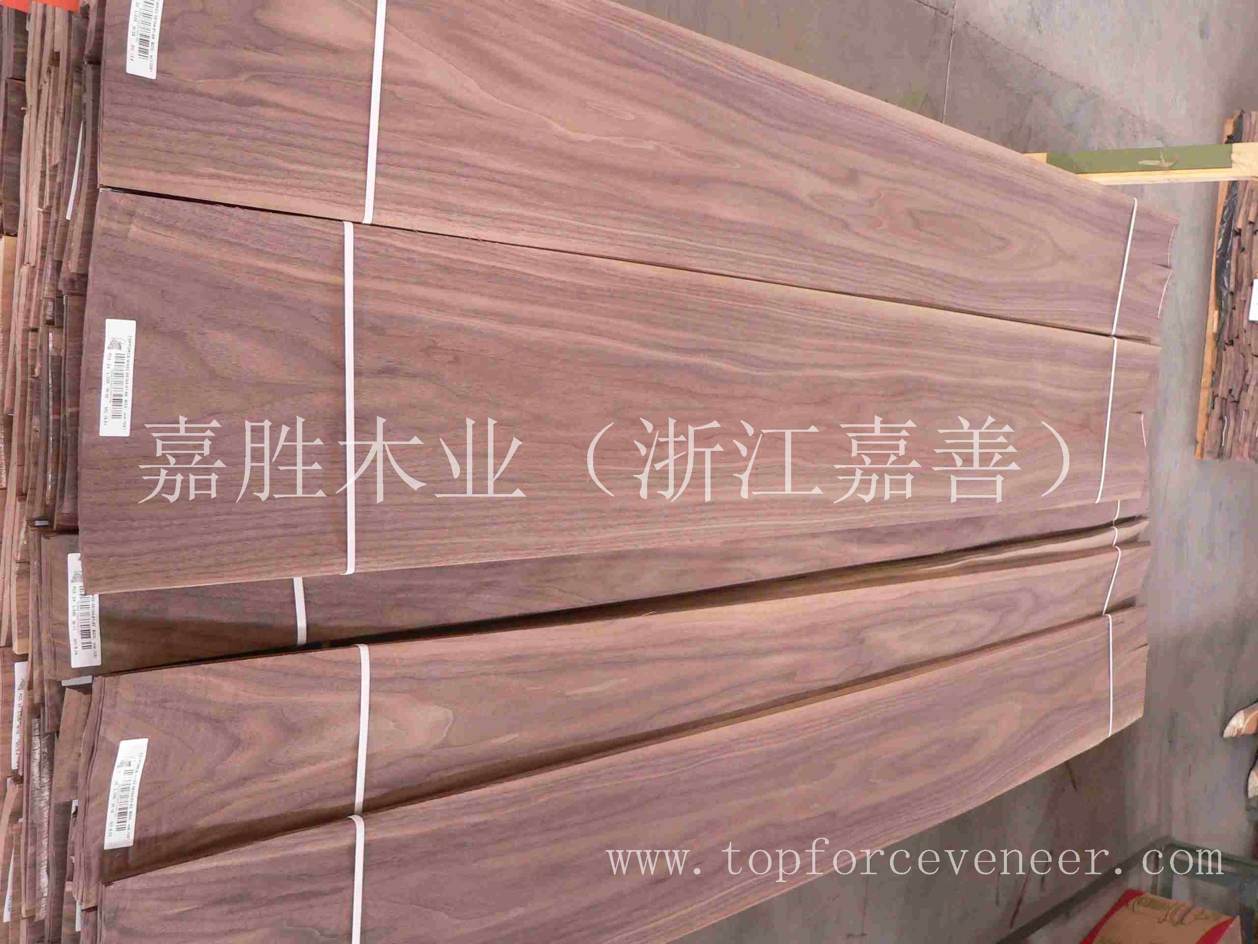 黑胡桃大器山纹 Walnut Beautiful Big Crown Cut Veneer