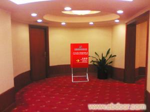 通道指示牌�