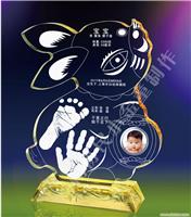 提供:上海婴儿手脚印制作（）