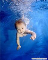 嬰幼兒游泳注意事項——上海嬰幼兒游泳館加盟