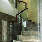 上海玻璃楼梯，定做楼梯