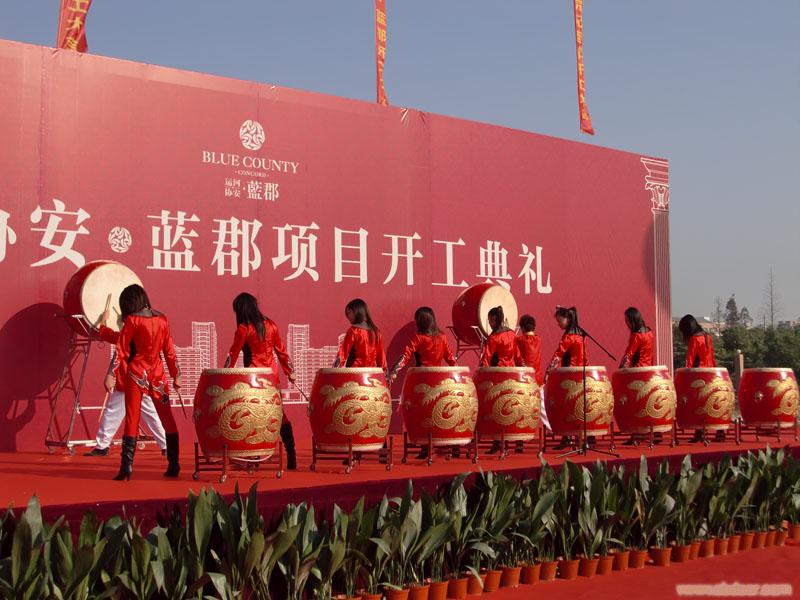 上海女子雕龙鼓表演