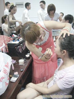 去哪里学化妆好