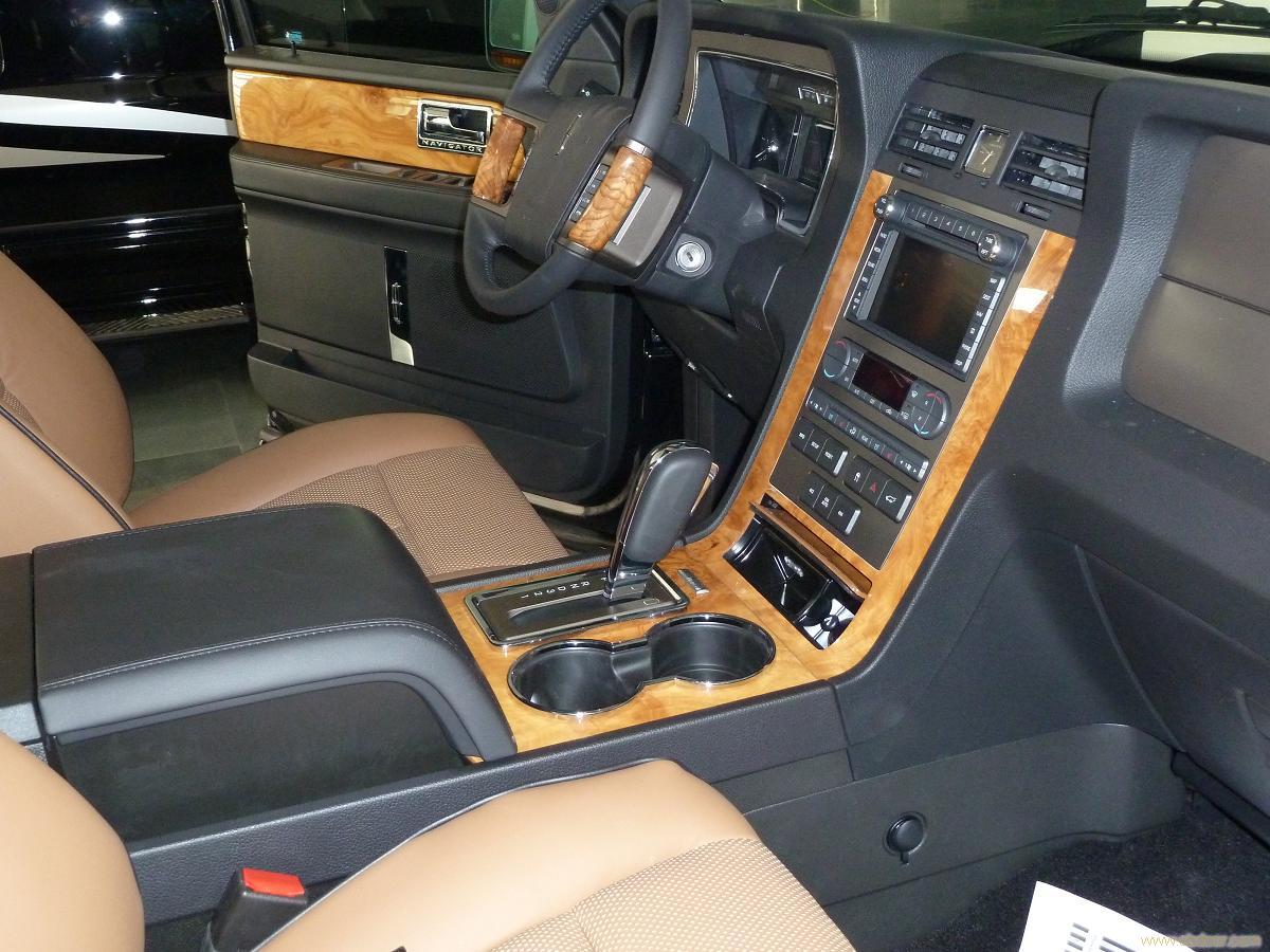 2011款林肯领航员  现车促销价格  13524531835 姚小姐