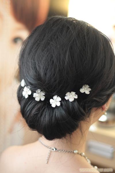 给新娘化妆-专业化妆培训 -上海泓韵化妆工作室