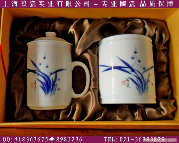 手绘青花瓷套装礼品【茶隔杯+笔筒】-品质客户的选择!