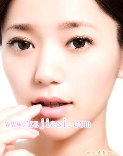哪位美女可以教我怎样化妆呀