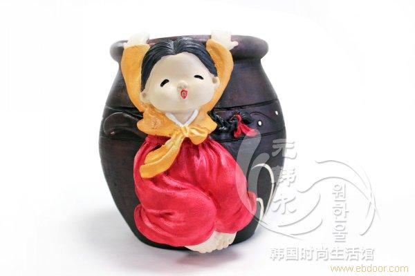 韩国泥塑抱坛