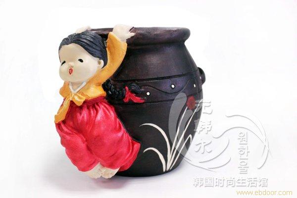 韩国泥塑抱坛