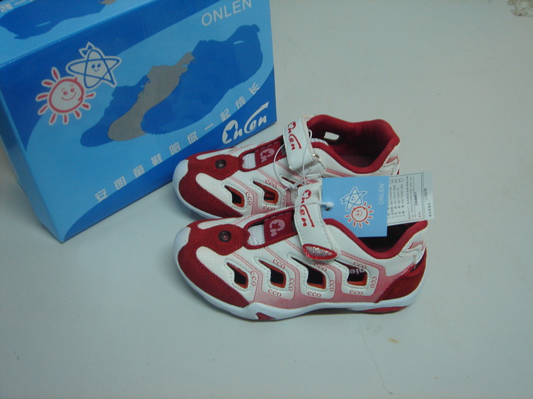 安朗新品镂空凉鞋OA66611红 （童鞋）�
