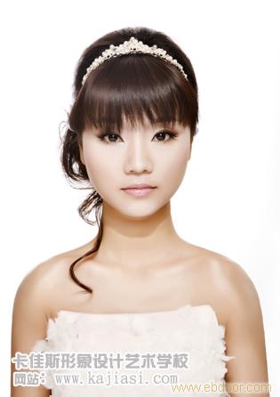 化妆的女人