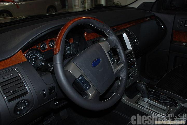 弗莱克斯-福特全尺寸越野车