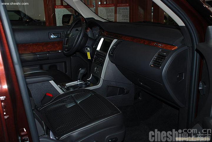 弗莱克斯-福特全尺寸越野车