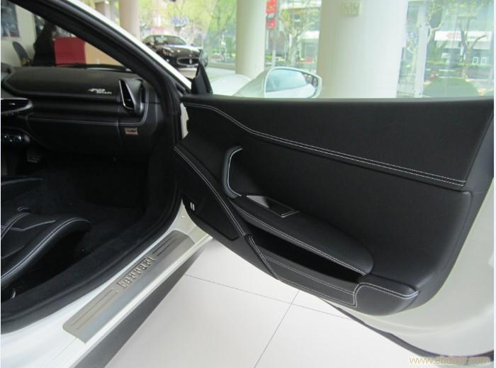 上海法拉利白色黑内458Italia