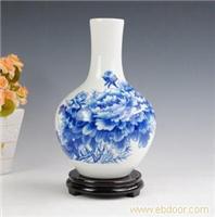 上海景德镇陶瓷青花瓶经销商