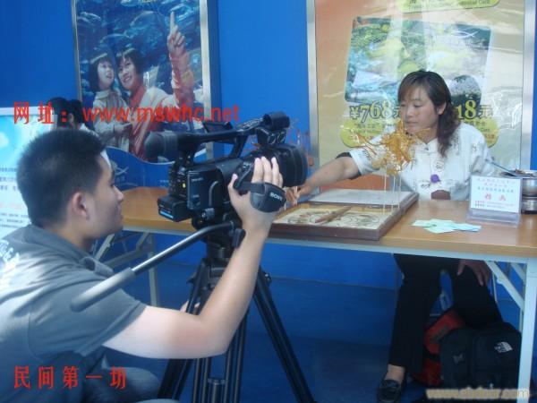 上海电视台正采访拍摄我团糖画艺人（上海海洋馆）15000096912