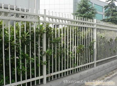 上海供应热镀锌方管栅栏上海铁艺护栏网厂家