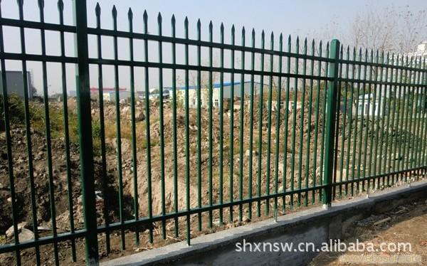 上海供应学校机关围栏公路栅栏铁艺组合组装栅栏