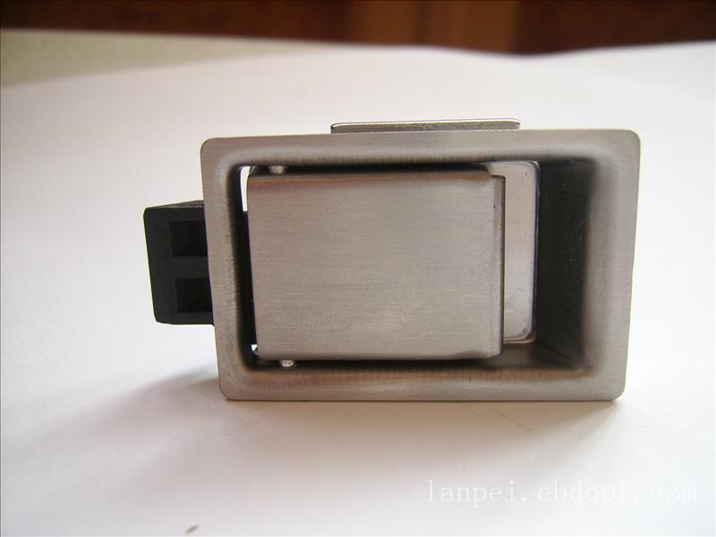 DK703不锈钢小搭扣锁,防锈小巧,小机箱设备插销兼拉手扣
