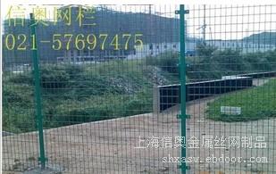 上海厂家现货供应草绿色包塑铁丝网双边丝公路护栏网质量