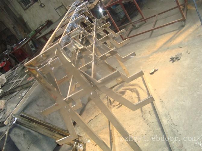 河南服装五金道具批发