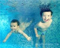 婴儿游泳好处多-上海婴儿游泳馆