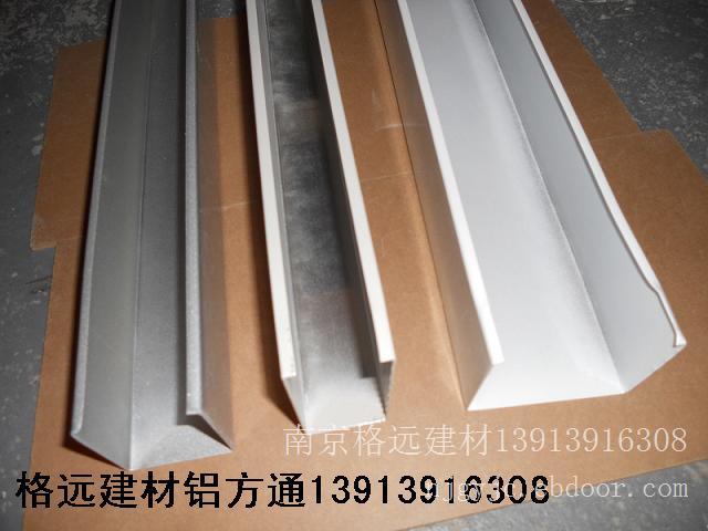 铝方通吊顶施工工艺