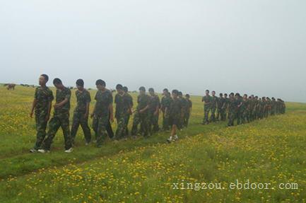 内蒙古军旅行走训练营