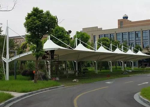 上海车棚厂家加工定做彩钢瓦车棚简易车棚膜结构汽车篷自行车蓬