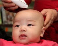 上海婴幼儿理发-怎样给婴儿剃头