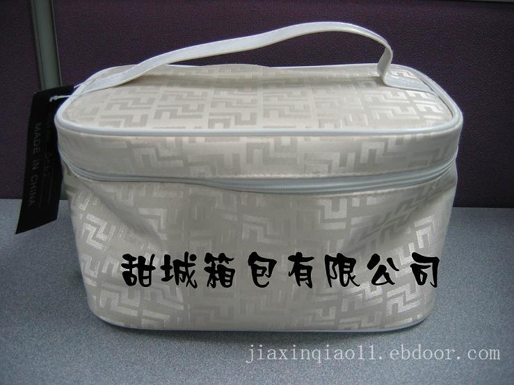 上海化妆包加工定做厂家/箱包加工厂家