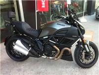 DUCATI Diavel strada