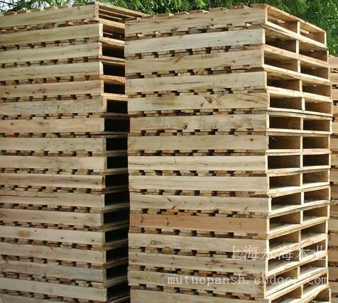 上海高价回收木托盘厂家/专业回收木托盘