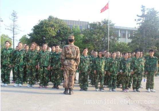 给上海西点军训的上海西点上海会务场地出租军