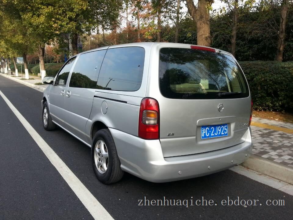 2005年别克ＧＬ8　3.0自动豪华型
