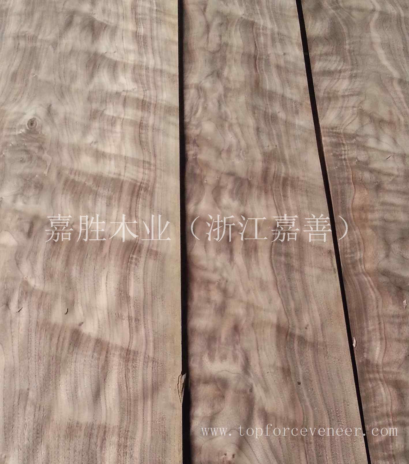 黑胡桃絮状影云影木皮,Quilted (Cloudy) Walnut Veneer