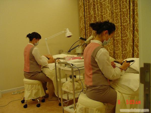 上海美容师招聘�