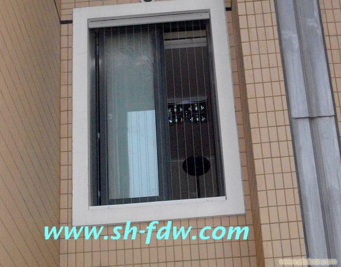 批发防护网 批发防护窗 批发防盗网�